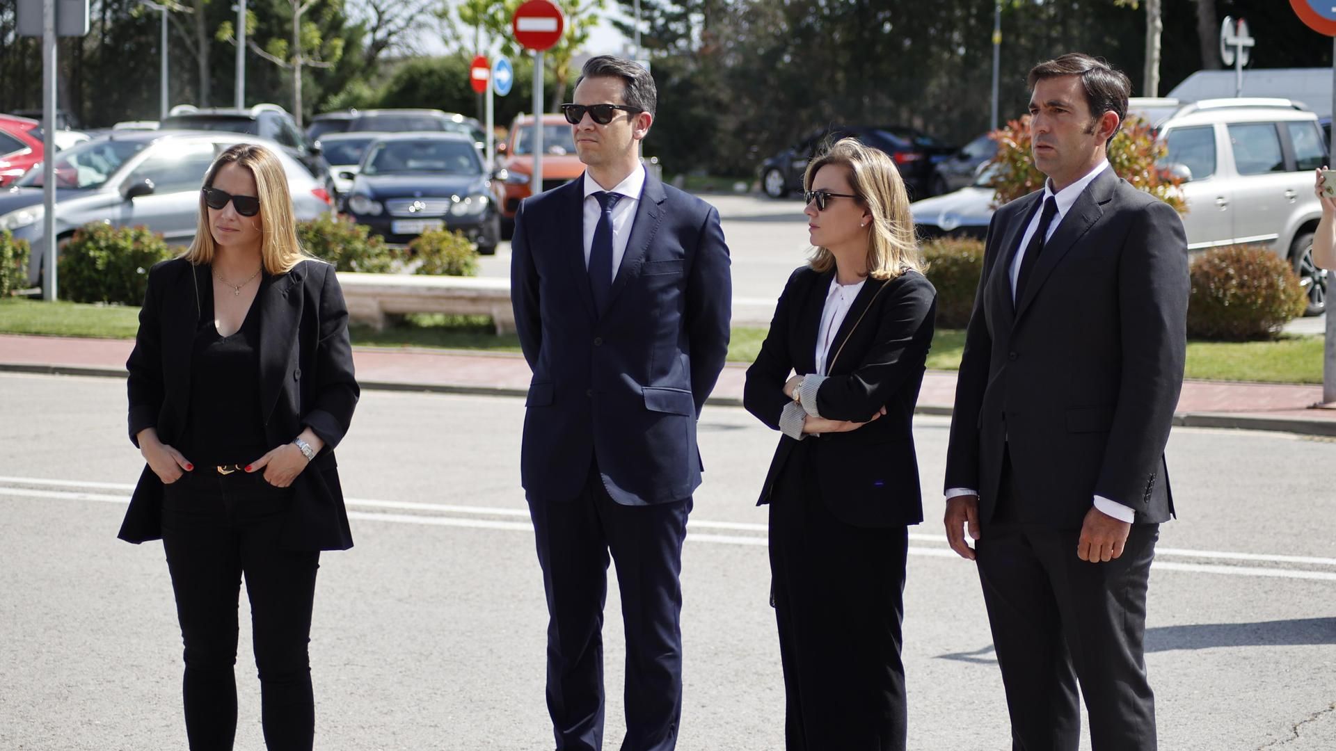 Adriana y Belén, a su llegada al tanatorio