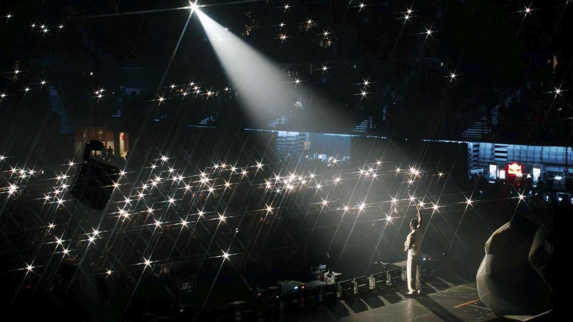 El Movistar Arena interrumpe el concierto de Myke Towers por superar el límite de sonido