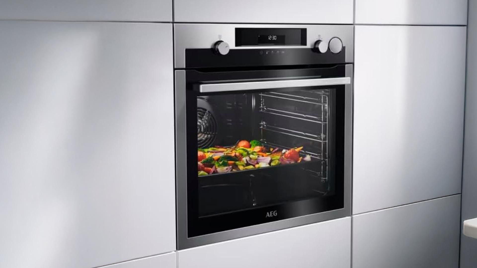 Este horno de AEG está tirado de precio en Amazon ¡con un descuento de más de 200€!