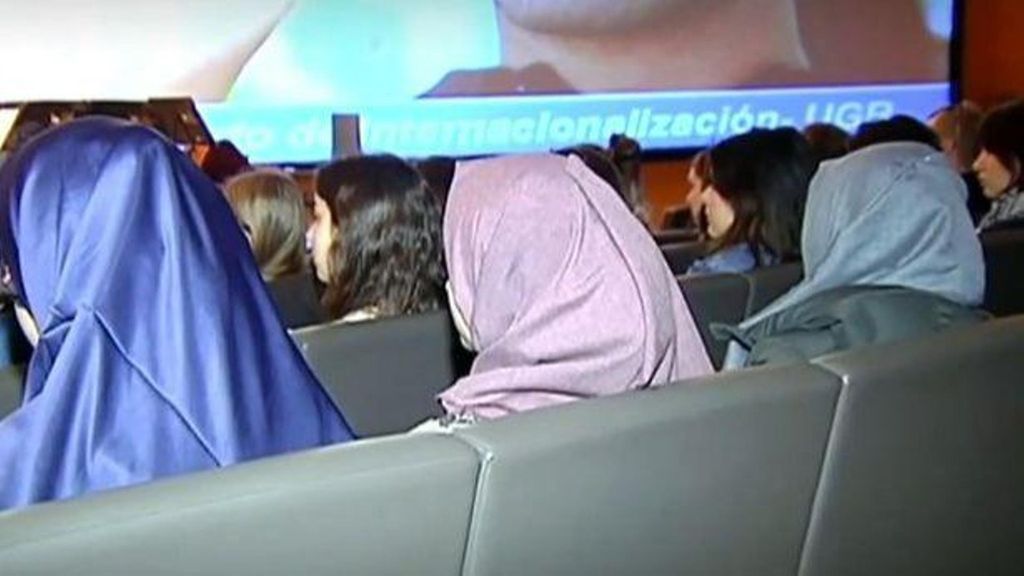 Junts rechaza el burka y niqab y el uso de cualquier velo en escuelas y extraescolares