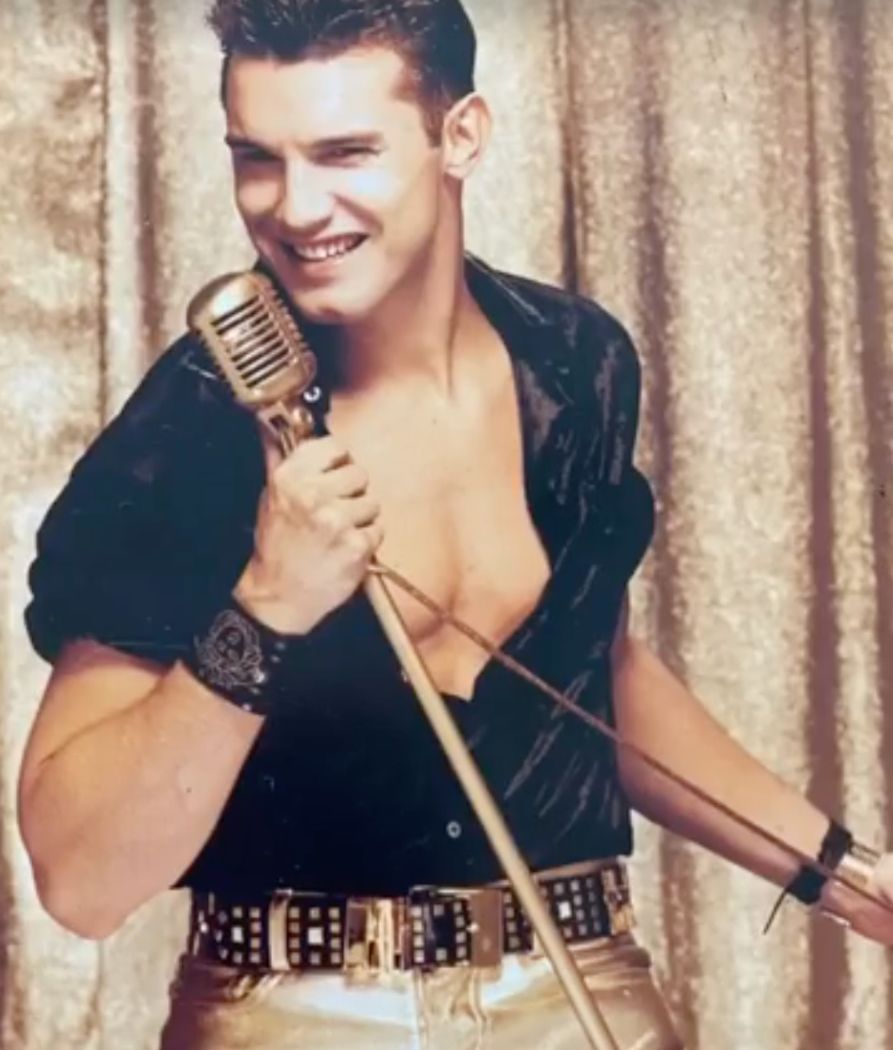 Portada del álbum 'A dos milímetros escasos de tu boca' de Jesús Vázquez