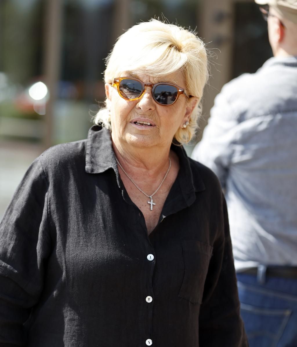 Teresa Ozores Arcos a su llegada al tanatorio para despedir a su padre