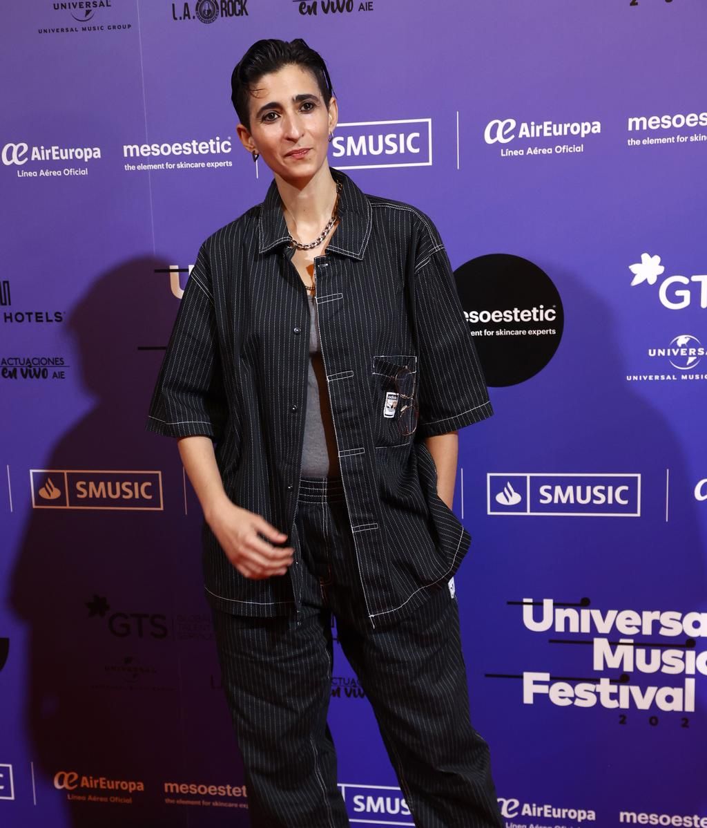 Alba Flores