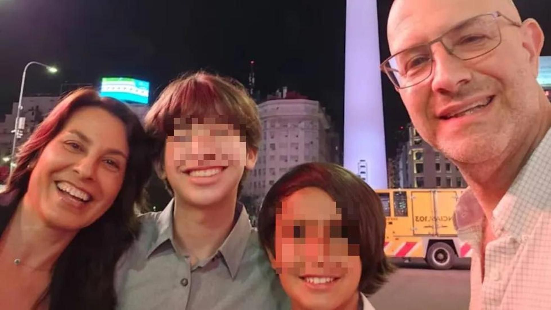 El crimen en Villa Crespo que ha consternado a Argentina: una mujer mata a cuchilladas a sus dos hijos, a su esposo y luego se suicida