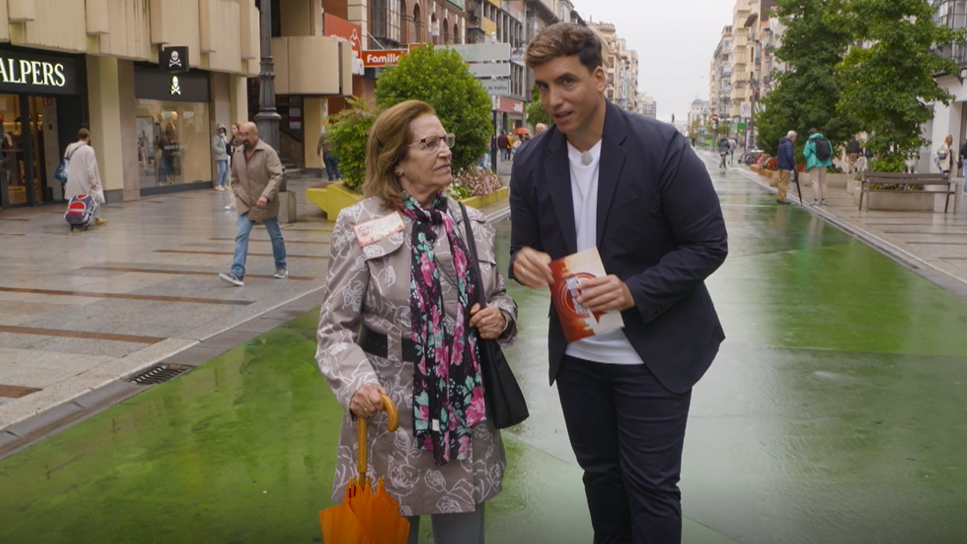 La divertida reacción de una concursante bonica de ‘Lo sabe, no lo sabe’ al recibir el dinero del premio: “Ya están en el bolso”