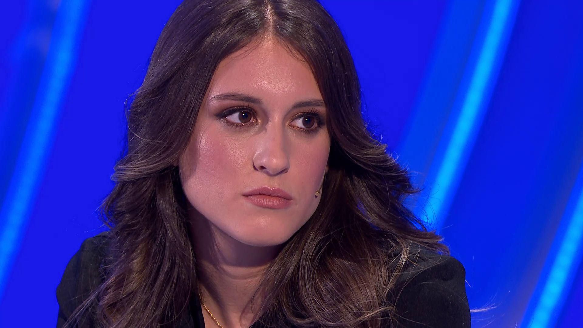 Laura se niega a perdonar a Álex