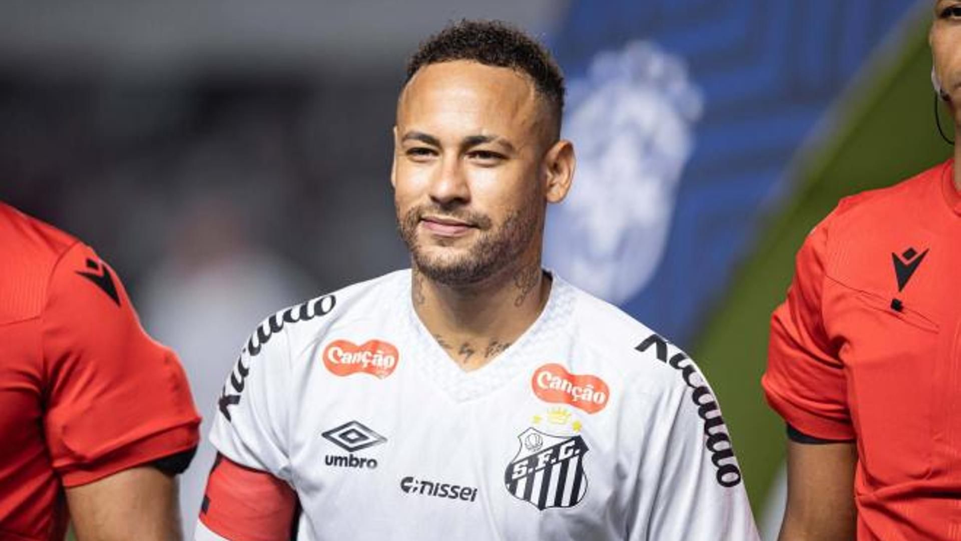 neymar durante un partido con santos foto cordon press 001