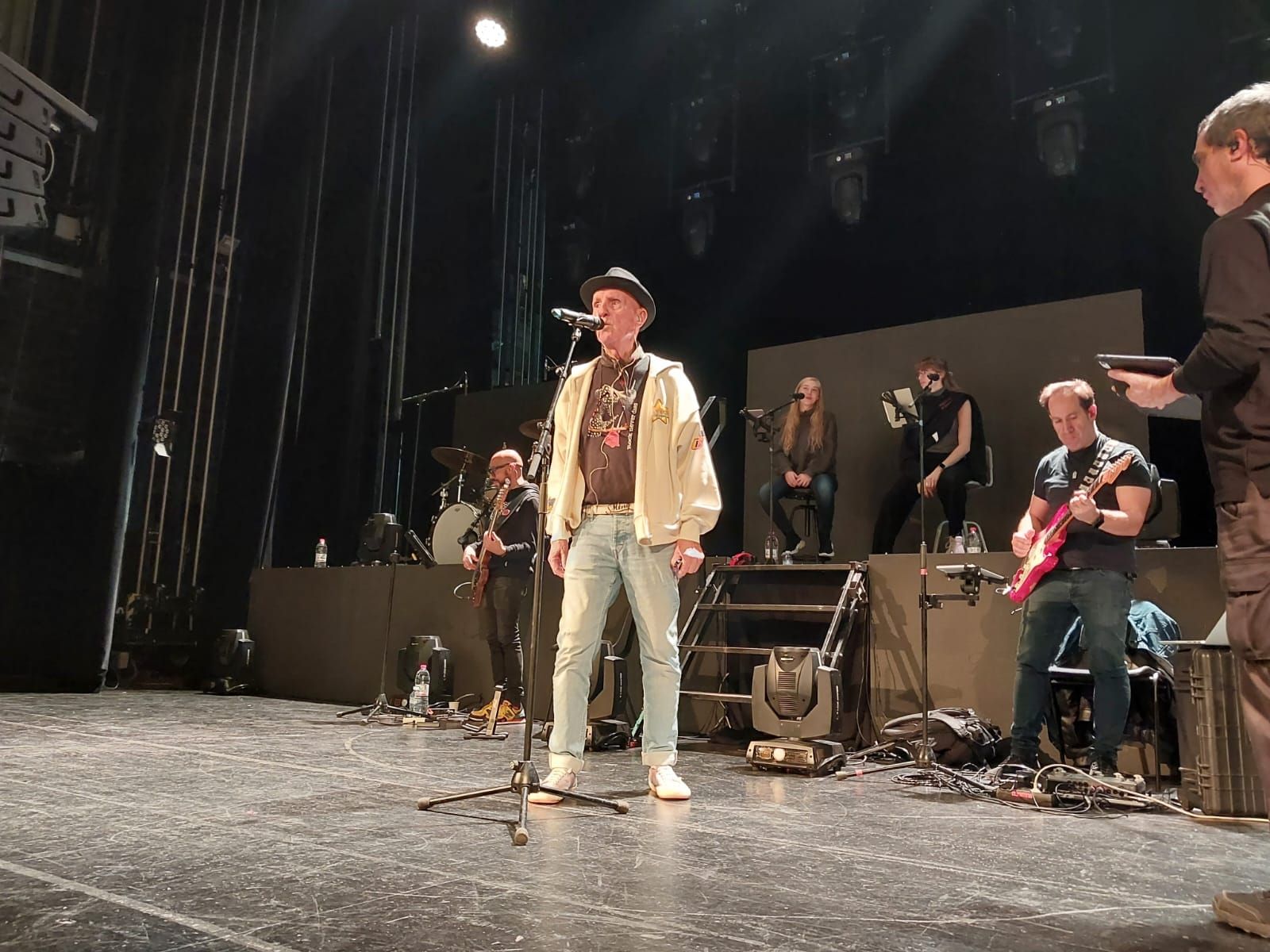 Sobre el escenario. Micky Carreño Schmelter FCB