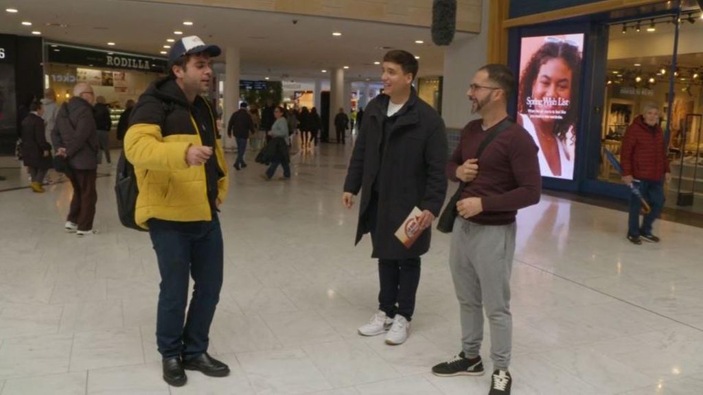 Un concursante pone el colofón final a su divertido paso por 'LSNLS' imitando a 'El Fary': "Dame el chocolate que me ponga bien"