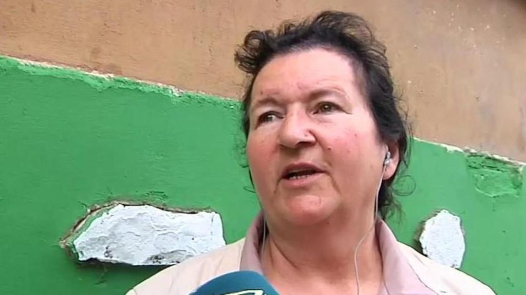 Vecinos tapian una casa con el okupa dentro: "Era insoportable dormir aquí"