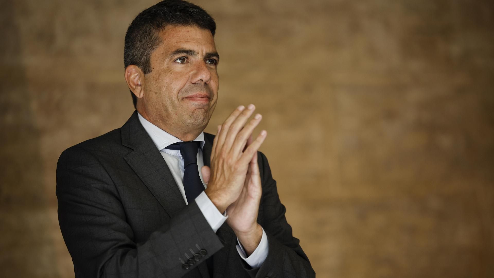 Carlos Mazón llama a las asociaciones de víctimas de la dana para reunirse con ellas Carlos Mazón llama a las asociaciones de víctimas de la dana para reunirse con ellas