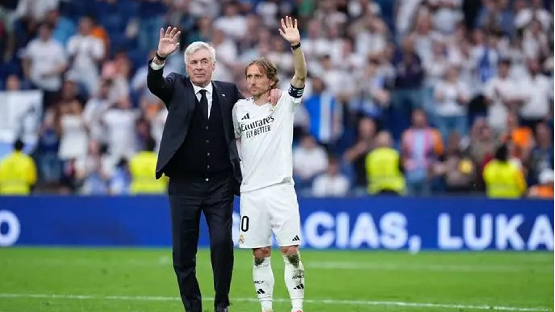 El Santiago Bernabéu se rinde a Modric y Ancelotti para cerrar una "historia inolvidable"