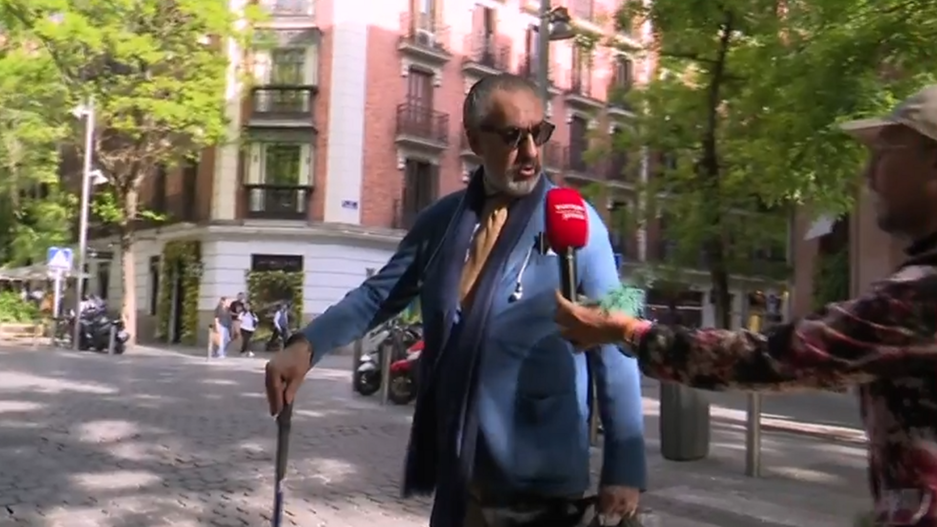 Las imágenes del gran enfado de Jaime de Marichalar con la prensa: ''Esto es acoso'' Socialité 2025 Top Vídeos 526