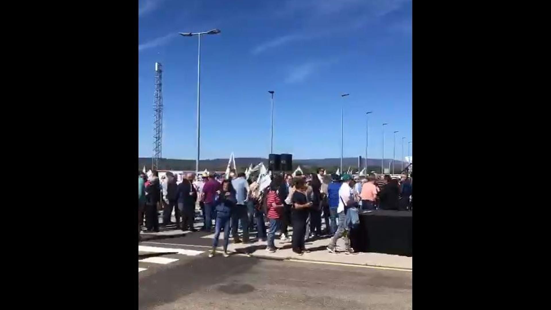 Manifestación en Puebla de Sanabria por la decisión de Renfe