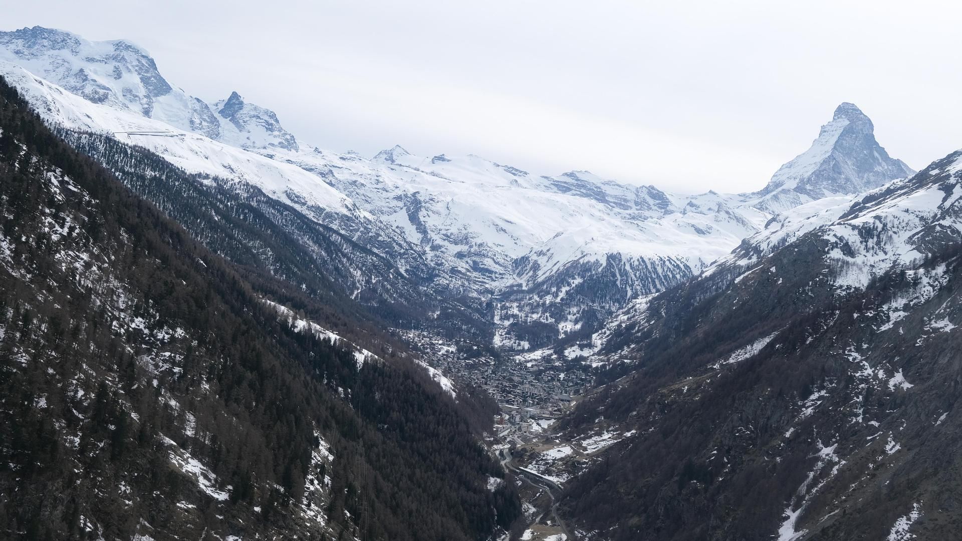 Cinco esquiadores muertos cerca de la estación de Zermatt, en Suiza