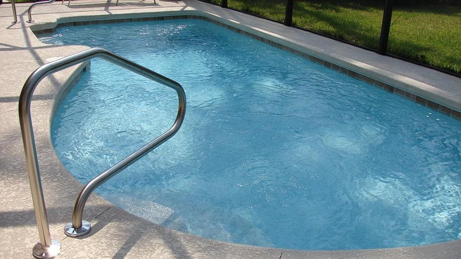 Muere un niño de ocho años en una piscina de Los Palacios y Villafranca, Sevilla