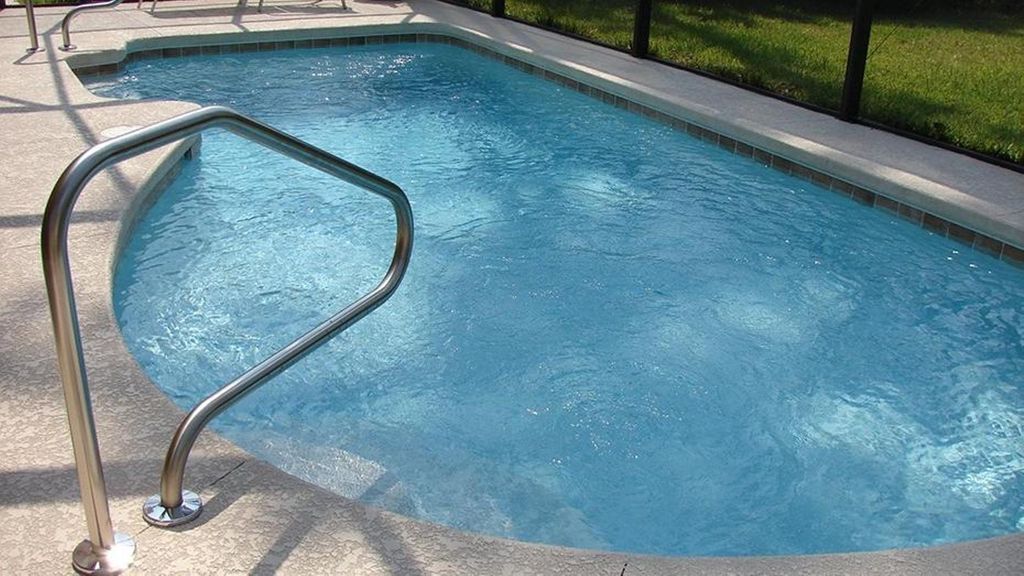 Muere un niño de ocho años en una piscina de Los Palacios y Villafranca, Sevilla
