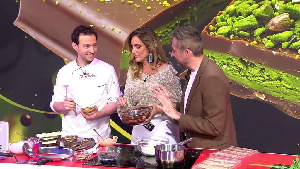 Un maestro pastelero enseña cómo elaborar el 'chocolate Dubái', la última tendencia en dulces que está arrasando por su sabor explosivo