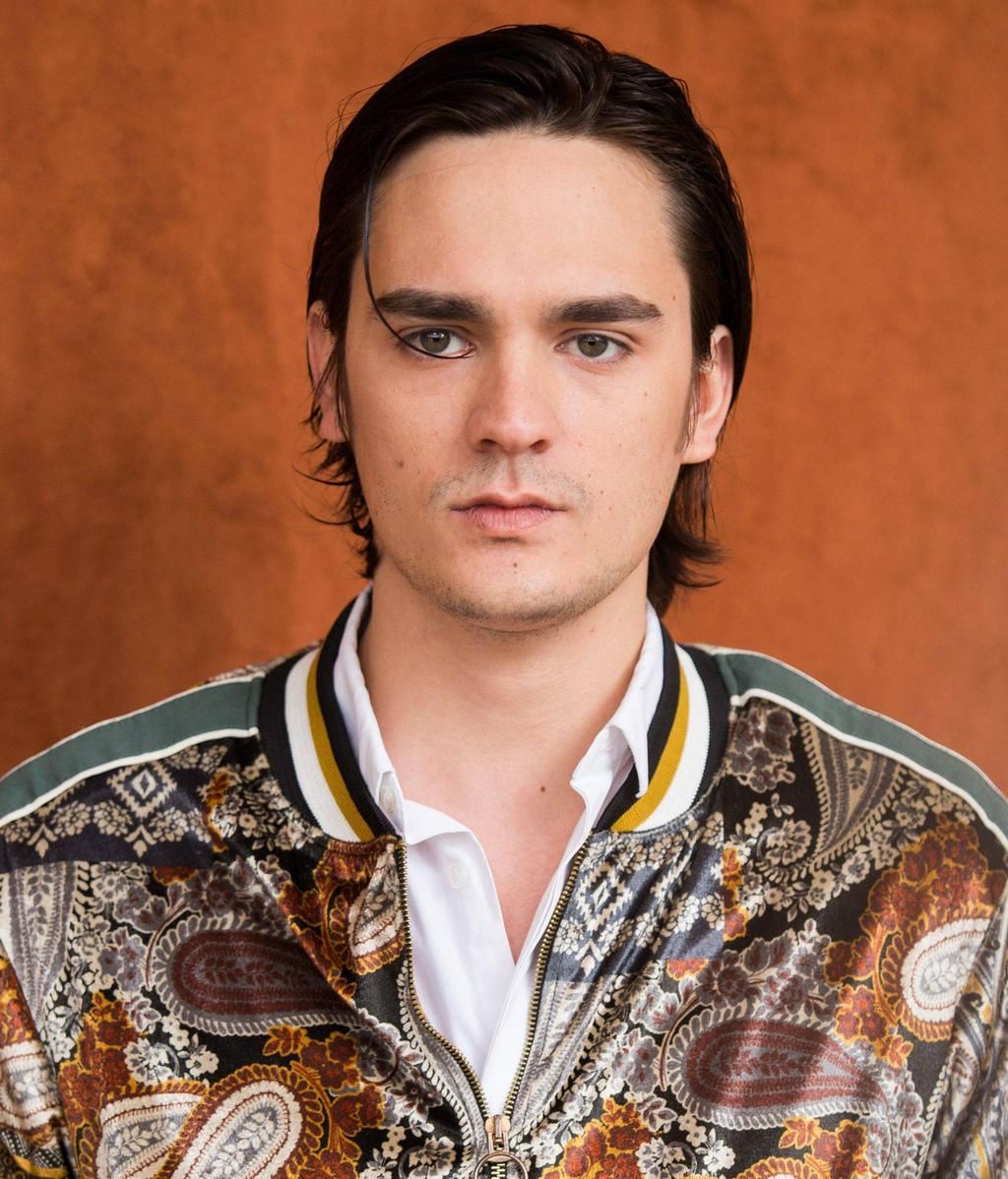 El hijo menor de Alain Delon.