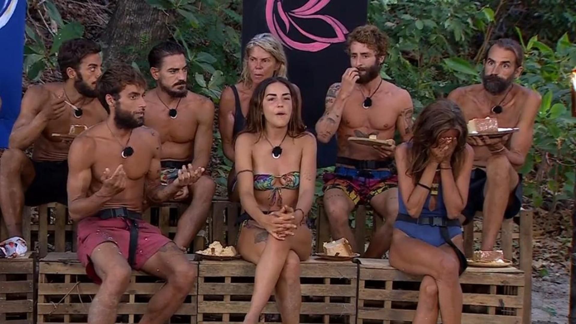 Carmen Alcayde, destrozada tras una tensa discusión con Montoya y Anita en el 'Oráculo': "¡Me está dando la espalda en mis últimos días!"