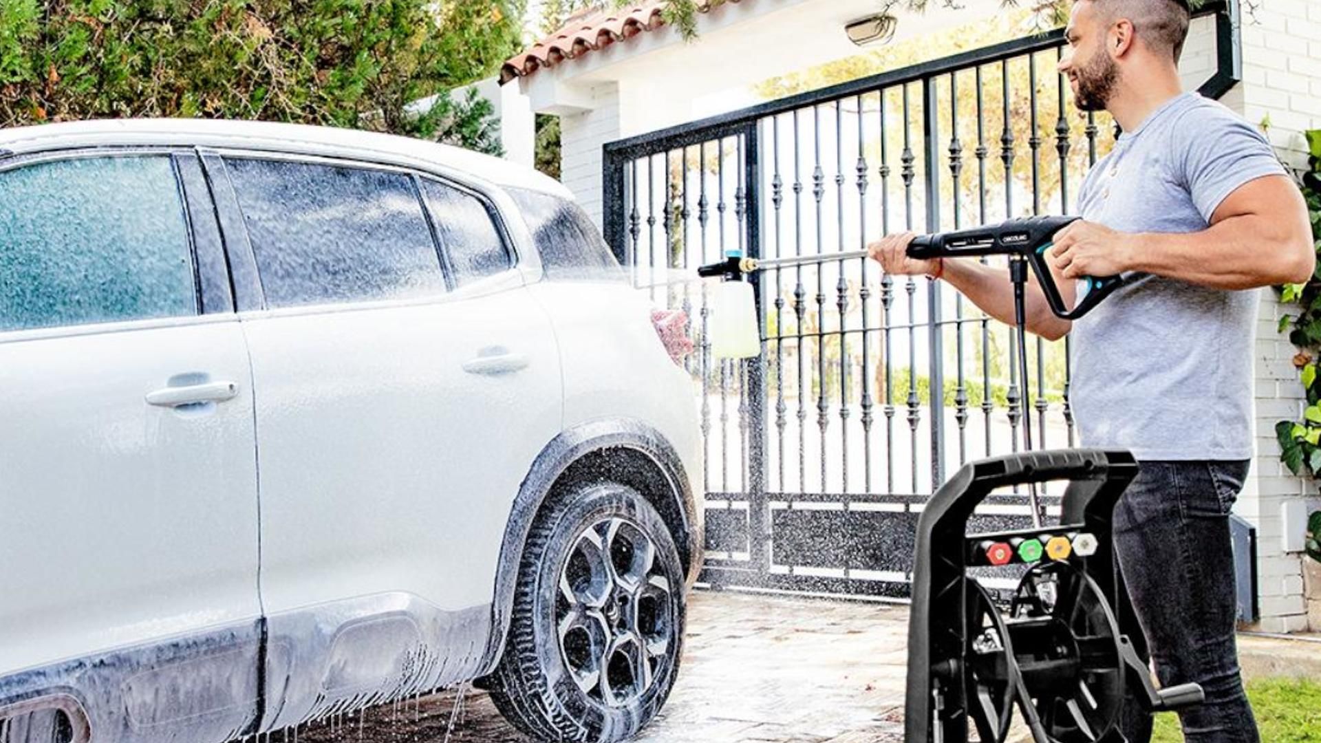 Cecotec tira el precio de esta hidrolimpiadora profesional multiusos