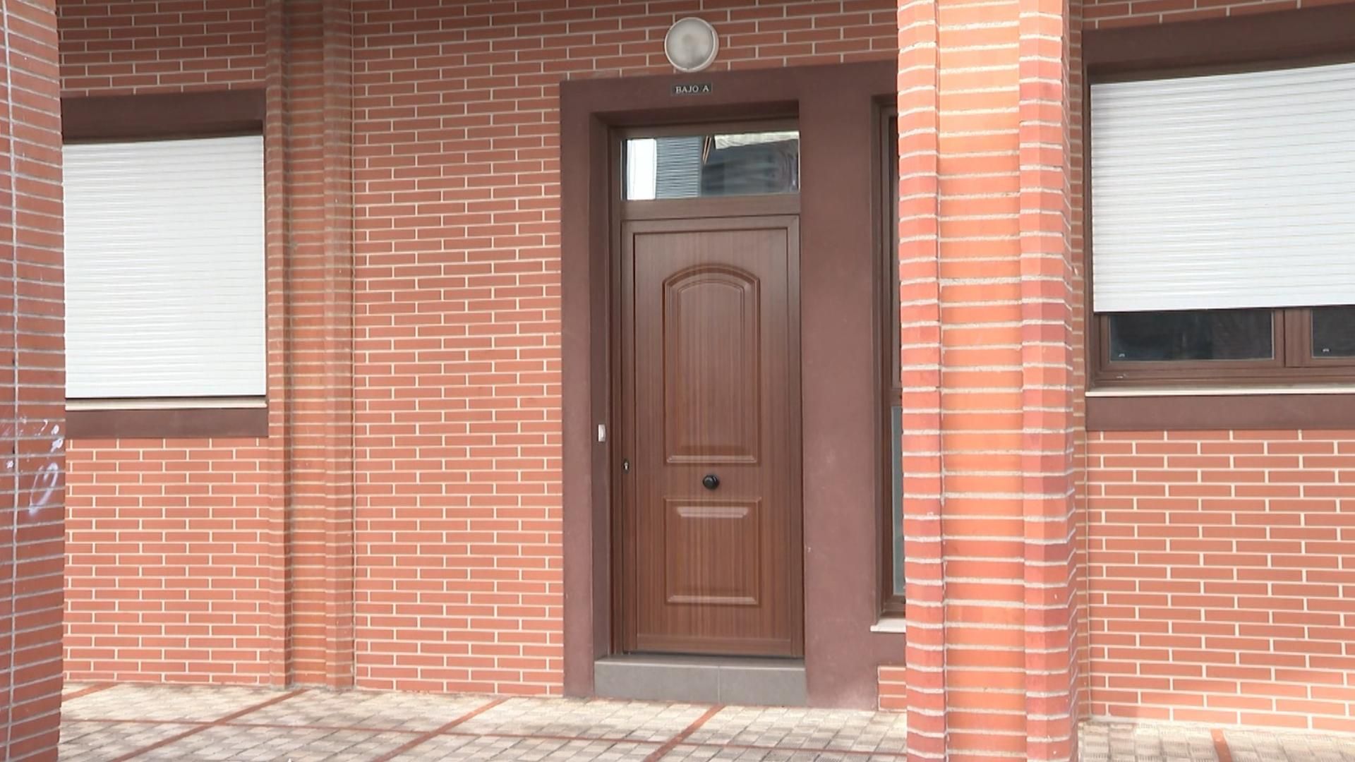Fachada del bajo donde vive Begoña, en Plentzia Fachada del bajo donde vive Begoña, en Plentzia
