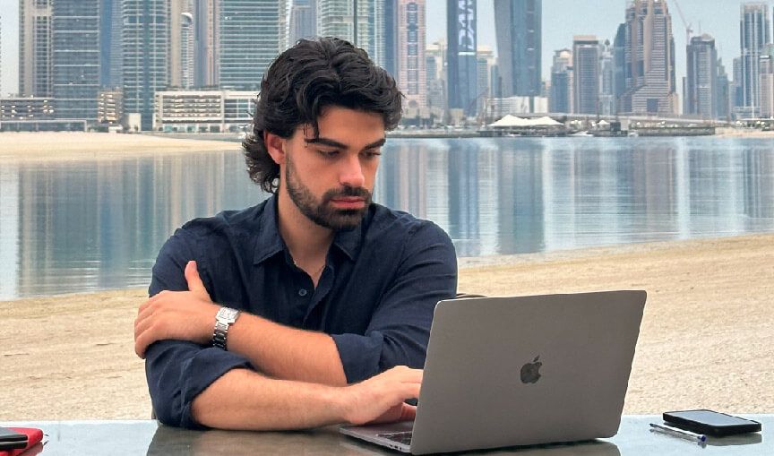 Hoy son millones de personas las que le siguen en redes sociales