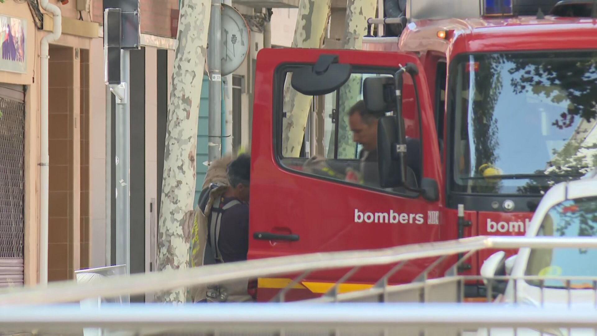 Los bomberos intervienen en un incendio en Barcelona