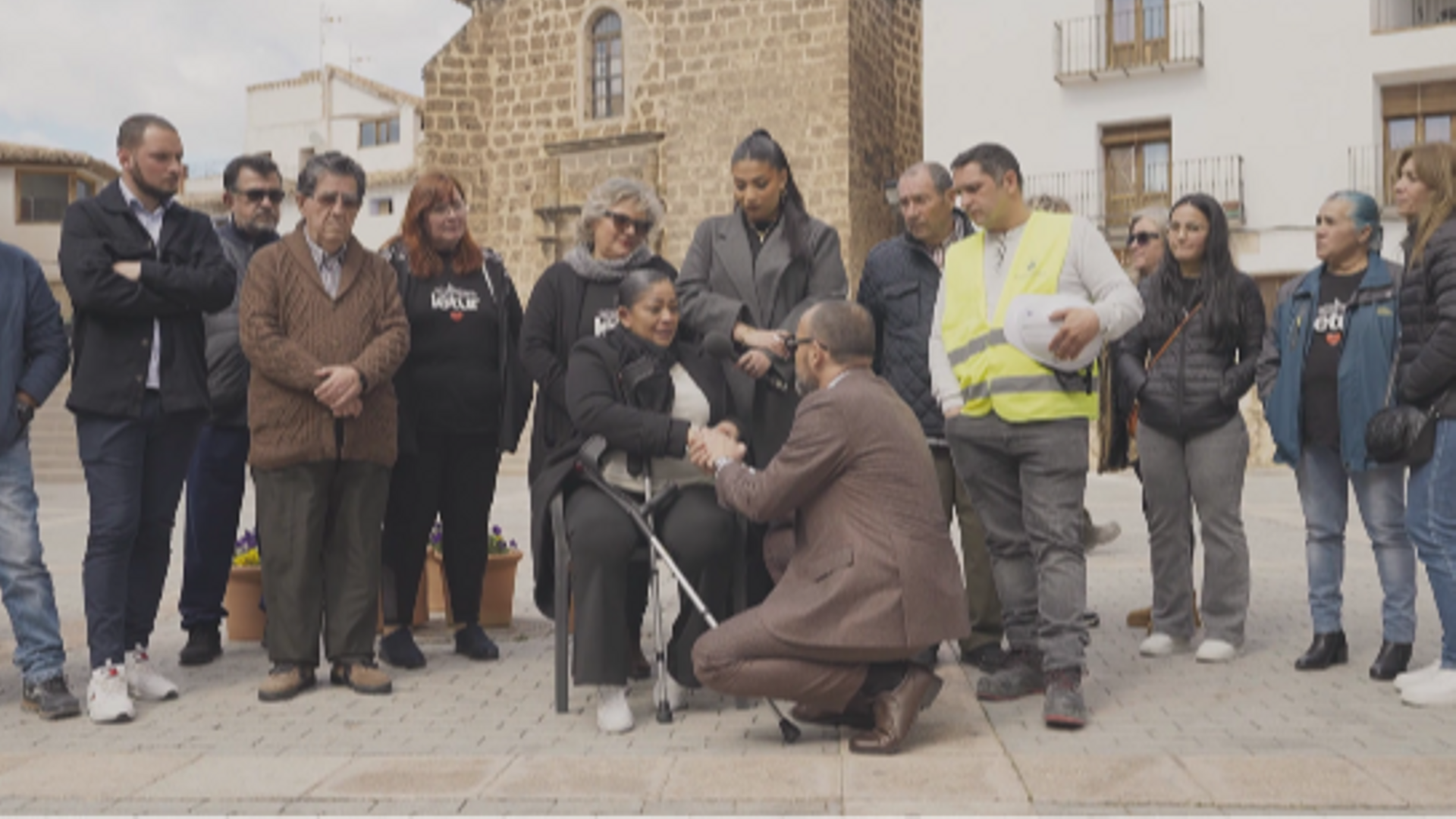 Risto Mejide se vuelca con el pueblo de Letur, afectado por la DANA y protagoniza un emotivo momento con sus vecinos