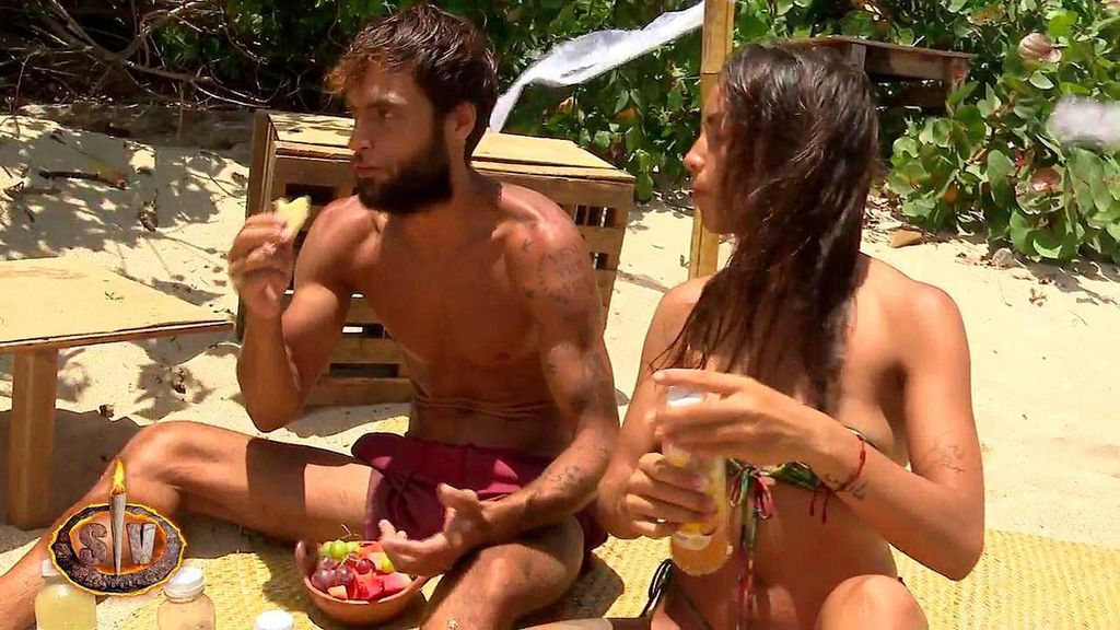 Montoya, Anita, Carmen y Escassi disfrutan de una ducha revitalizante y un desayuno lleno de vitaminas tras superar una desafiante prueba