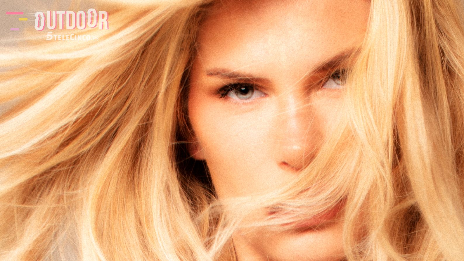 Soy madre, esposa, amante de la vida. Amo a las personas, mi cultura, a mi familia… Soy apasionada. Mi carácter también es apasionado. Sí, creo que eso me define un poco…