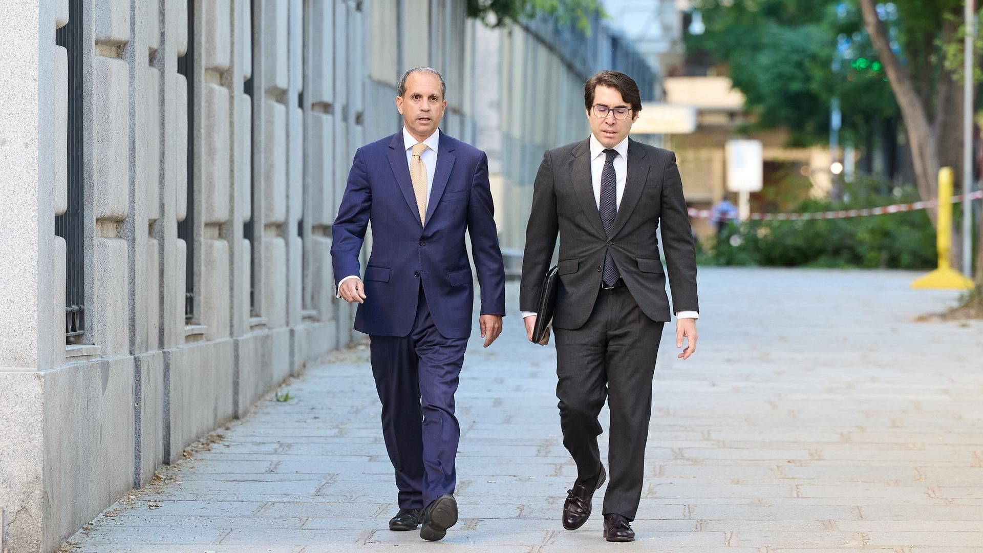 El ex abogado de Alberto Gónzalez Amador, Carlos Neira (i) El ex abogado de Alberto Gónzalez Amador, Carlos Neira (i)