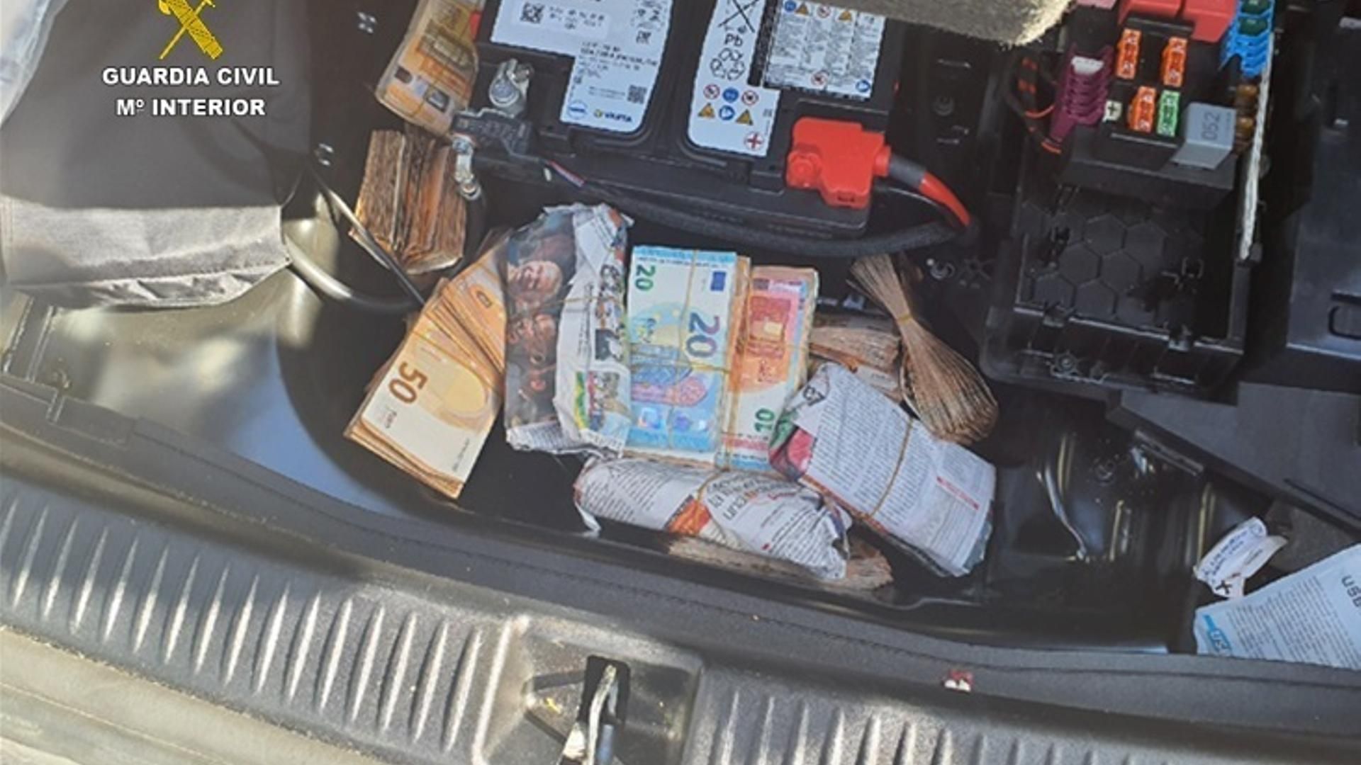 Material incautado por la Guardia Civil