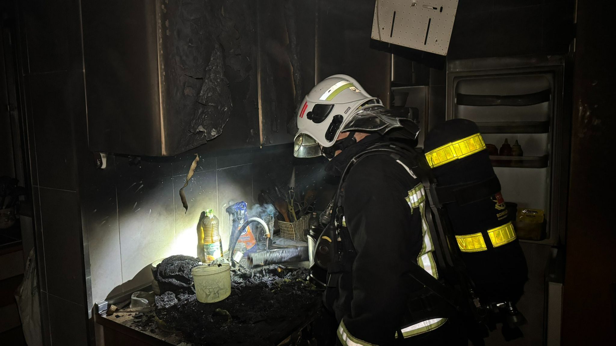 Muere una mujer en un incendio en una vivienda de Parla (Madrid) con dos focos diferentes