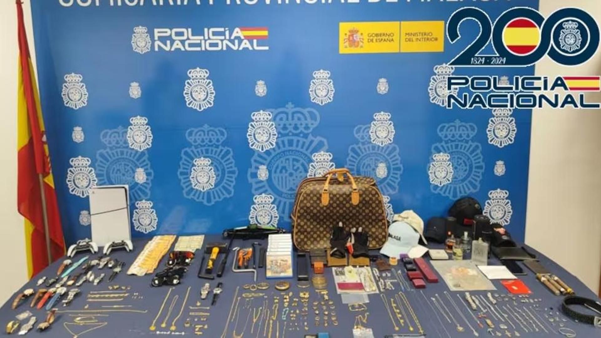 Parte del material recuperado por la Policía Nacional en Málaga