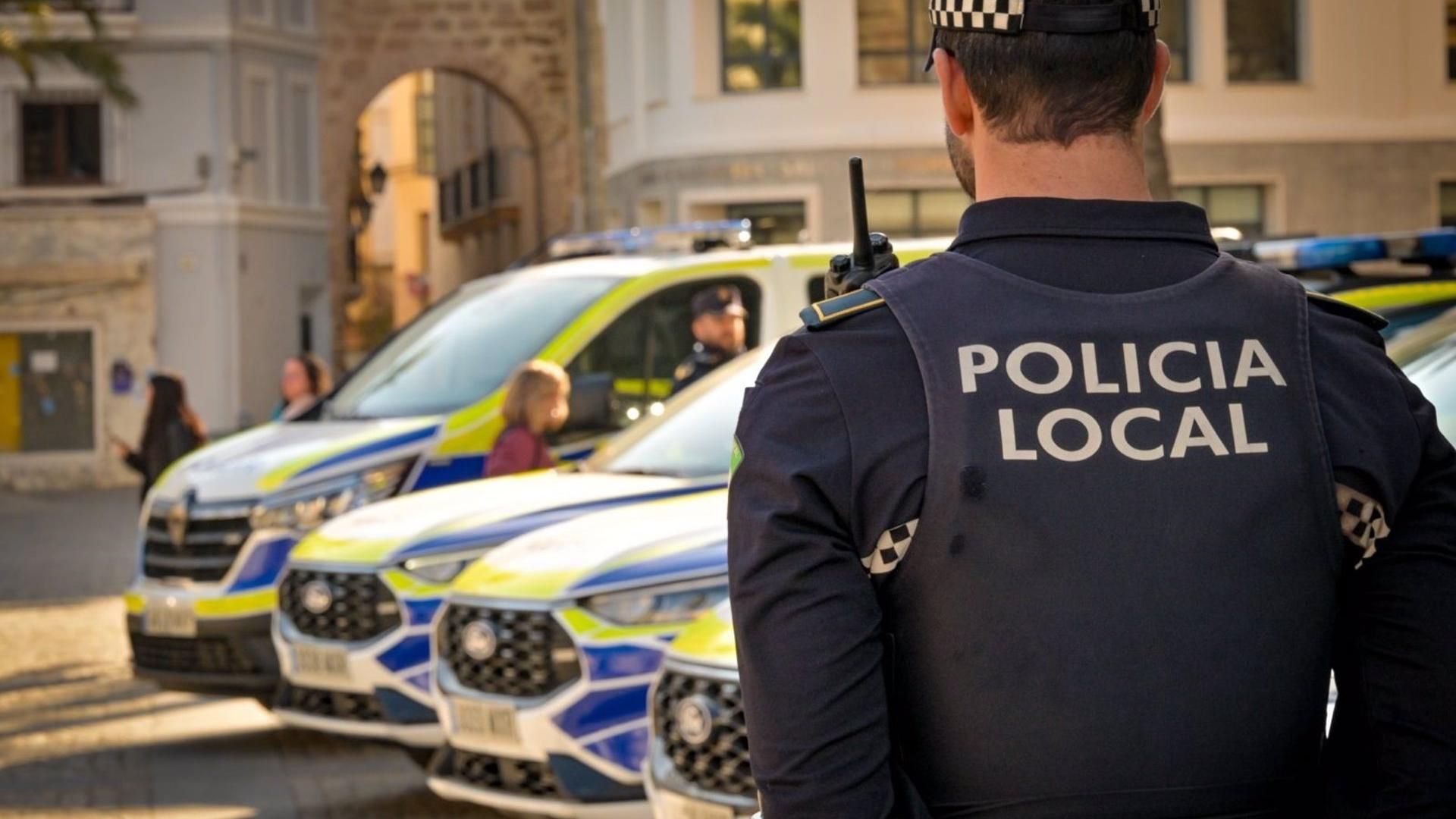 Un agente de la Policía Local de Cádiz Un agente de la Policía Local de Cádiz