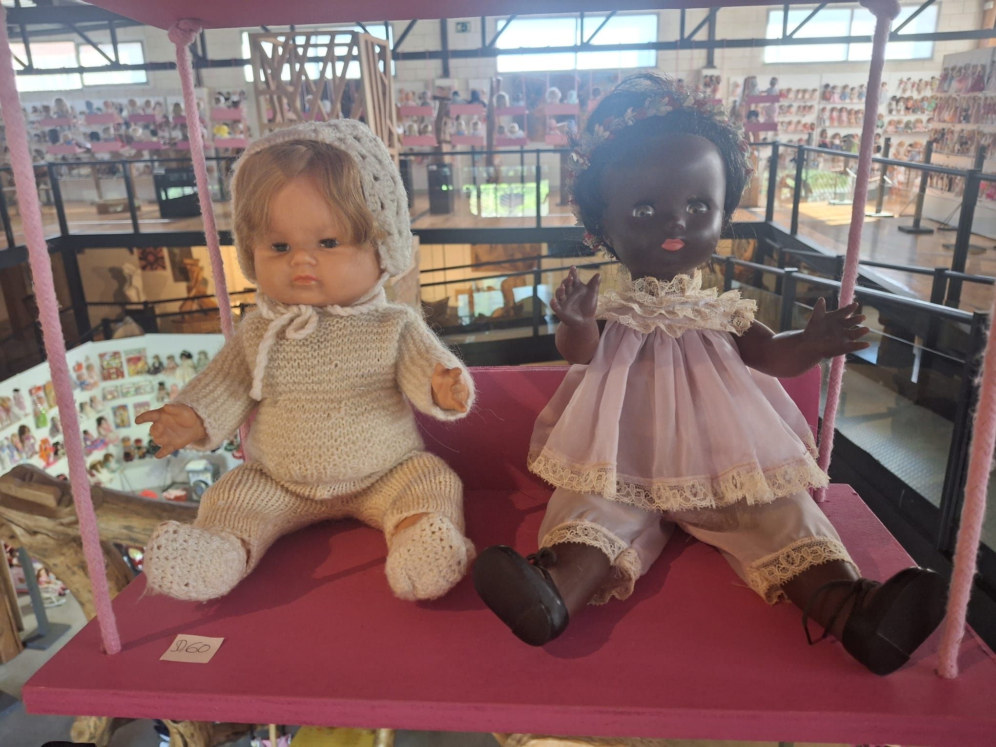 A Teresa le obsesiona encontrar muñecas de raza negra, pero "hay poquísimas"