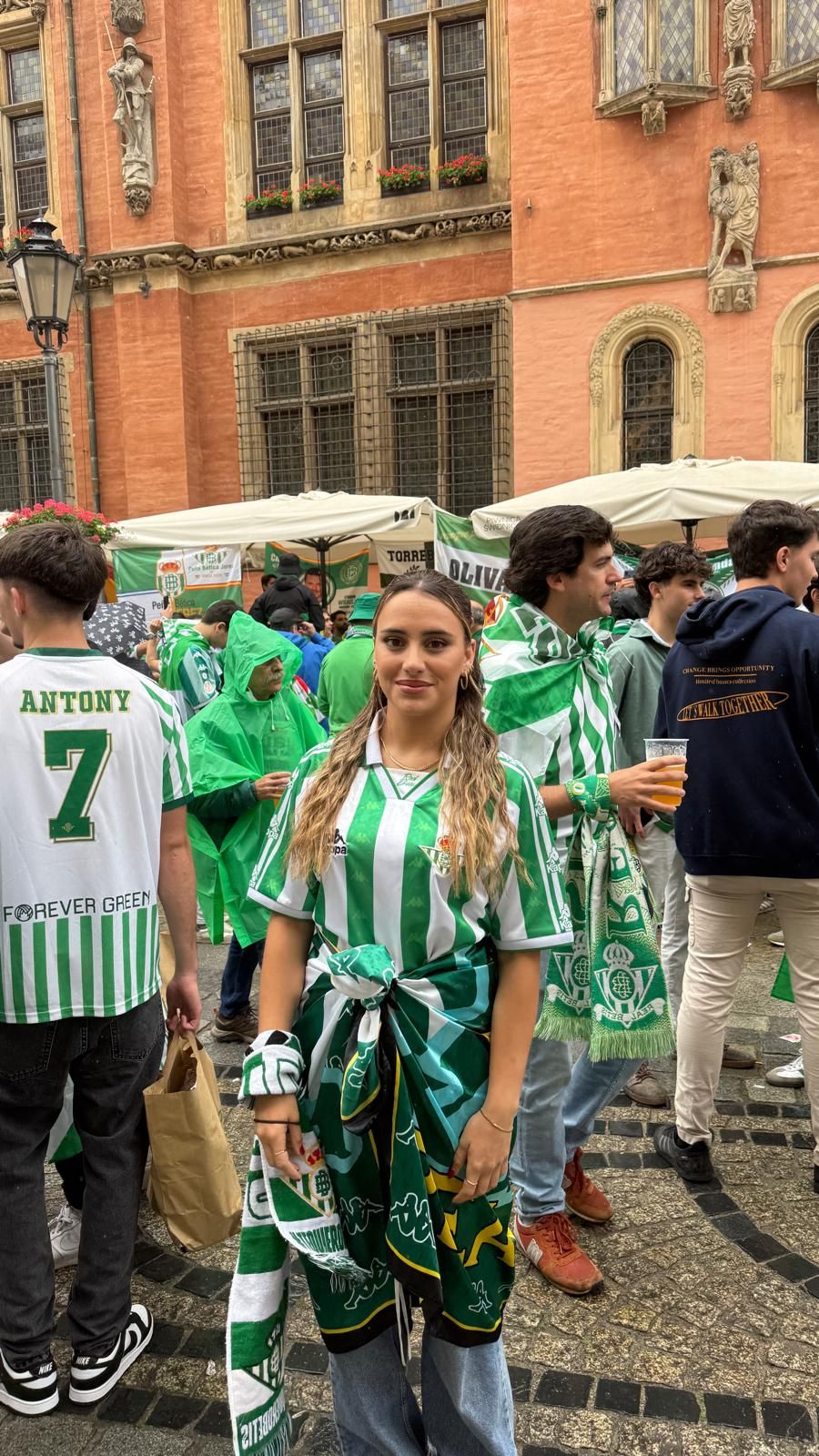 Ana, de 22 años, en Breslavia para ver la final del Betis