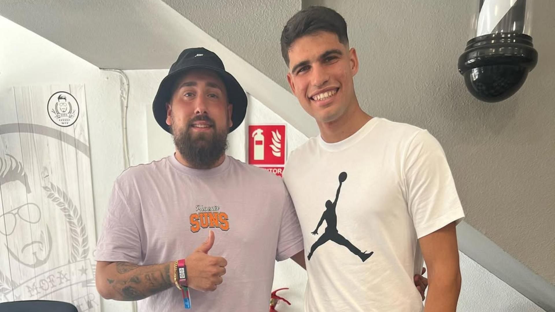 Carlos Alcaraz y su peluquero @victorbarbers5