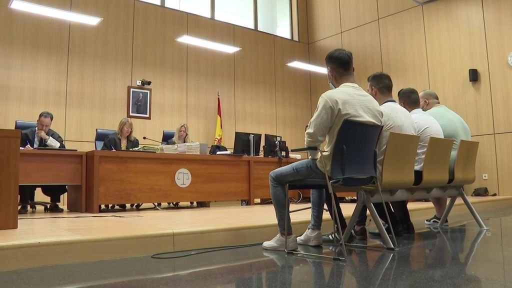 El testimonio de la menor violada por al menos 15 personas: los agresores hacían turnos y se intercambiaban