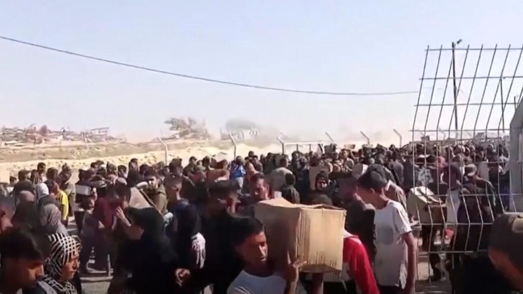Soldados de Israel matan a tres palestinos durante el reparto de alimentos en Rafah