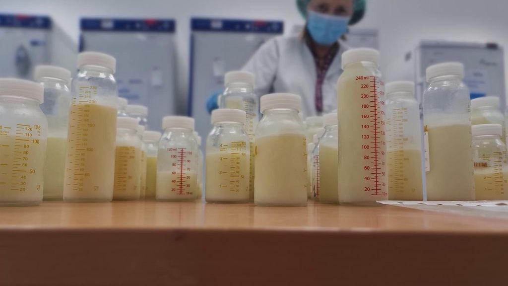 Madres donan leche materna para bebés en el Hospital Gregorio Marañón