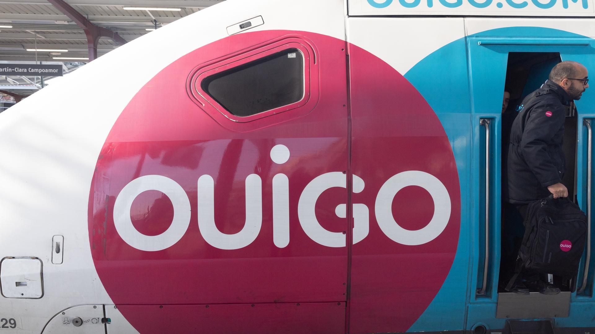 Un tren de Ouigo en la estación de Chamartín-Clara Campoamor de Madrid