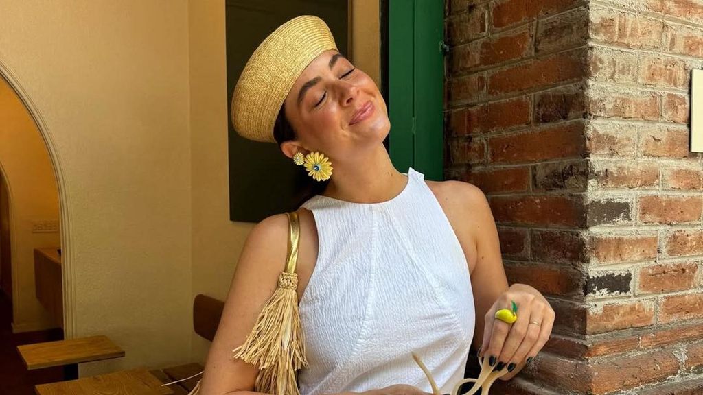 Alex Segura, con sombrero de rafia