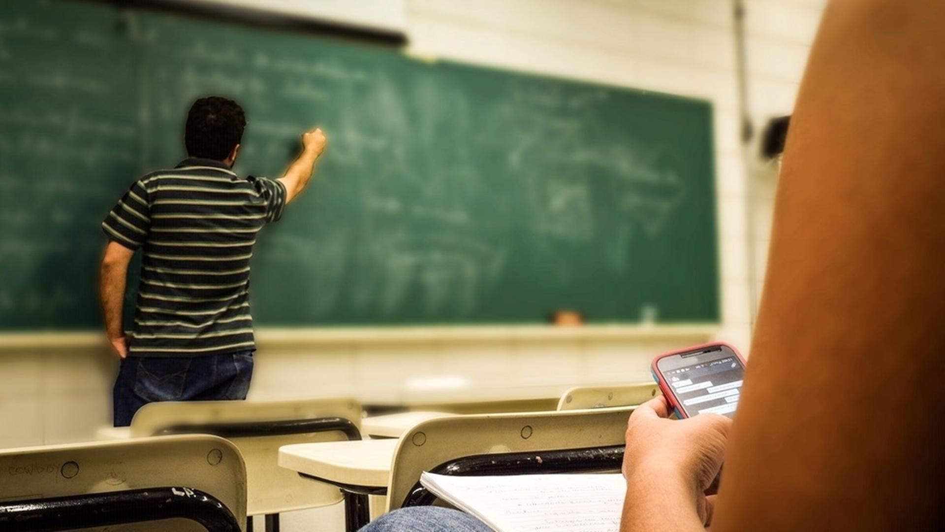 Detenido un profesor por presunta agresión sexual y acoso a una alumna de 17 años en Alicante