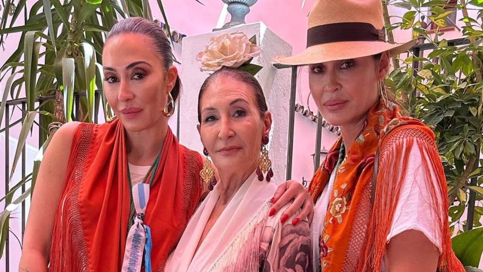 La casa de Vicky Martín Berrocal en El Rocío: de estilo andaluz y con homenaje a su padre con una escultura a tamaño real