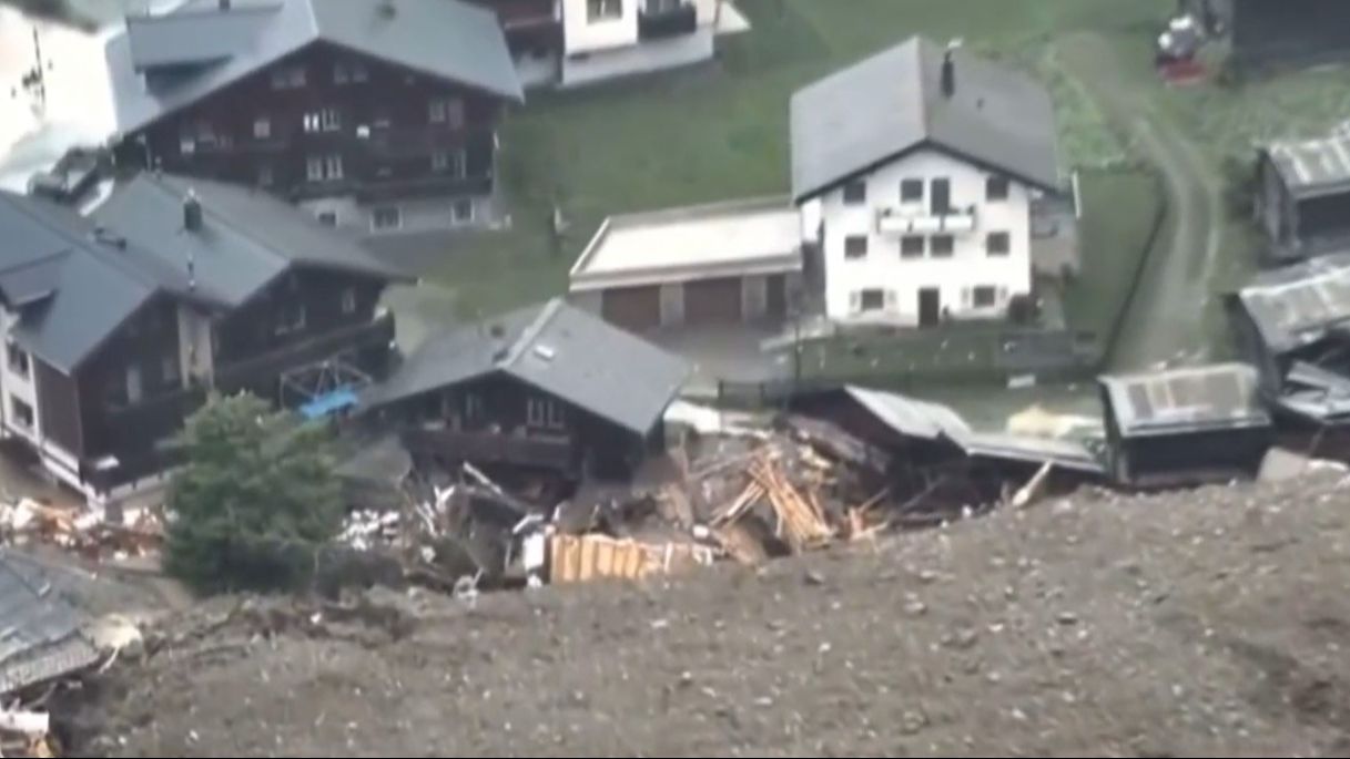La localidad suiza de Blatten queda sepultada por un glaciar: el hielo amenaza con inundaciones a otros pueblos