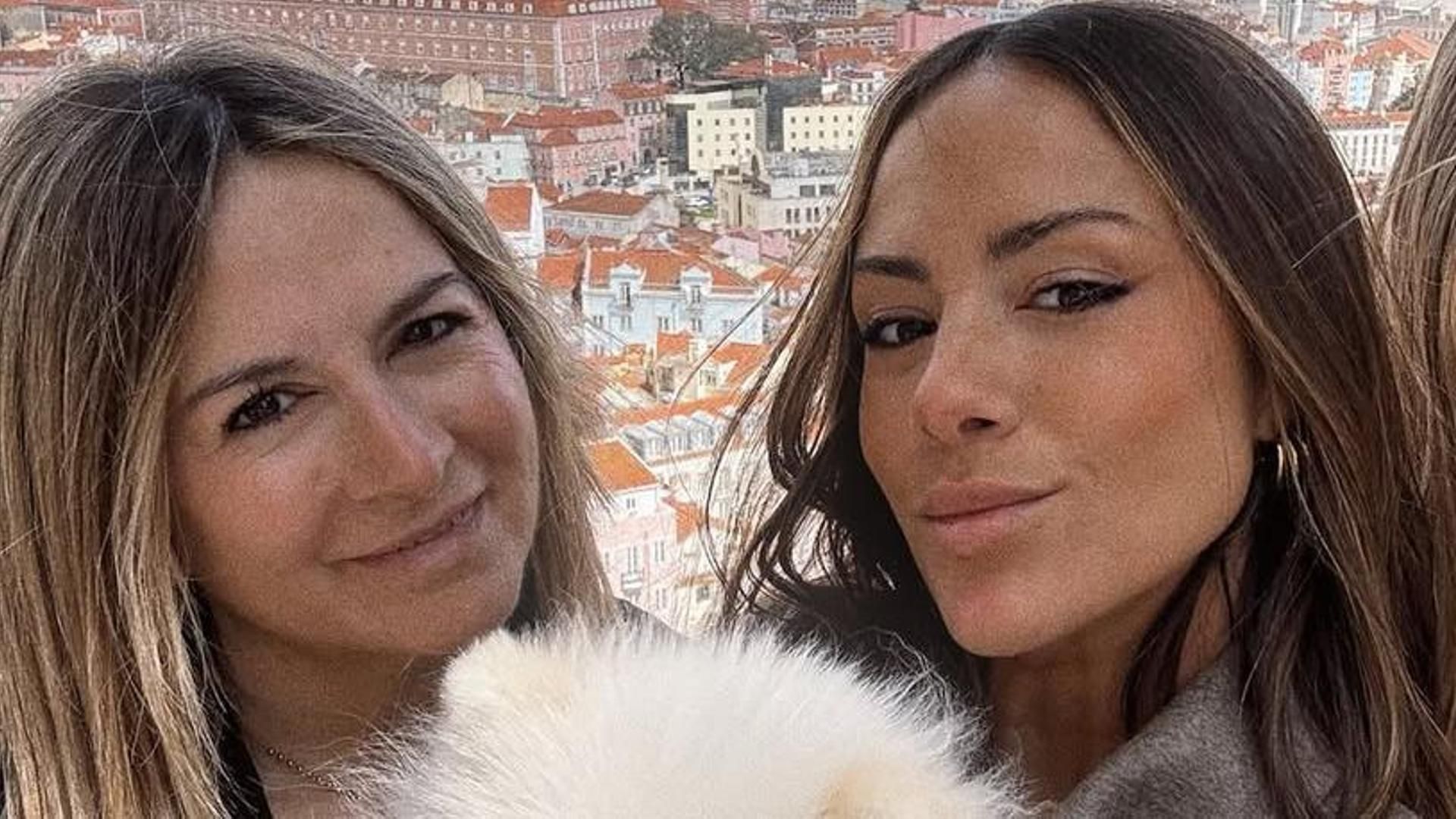 Melyssa Pinto con su madre