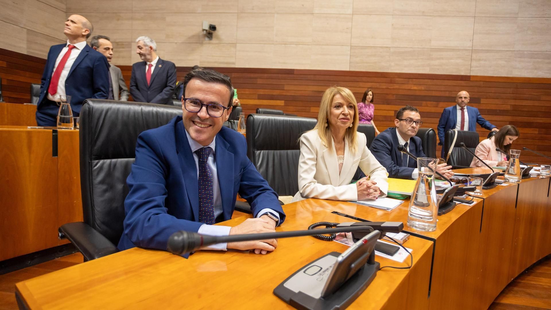 Miguel Ángel Gallardo ya es diputado y aforado en plena polémica por el caso del hermano de Sánchez