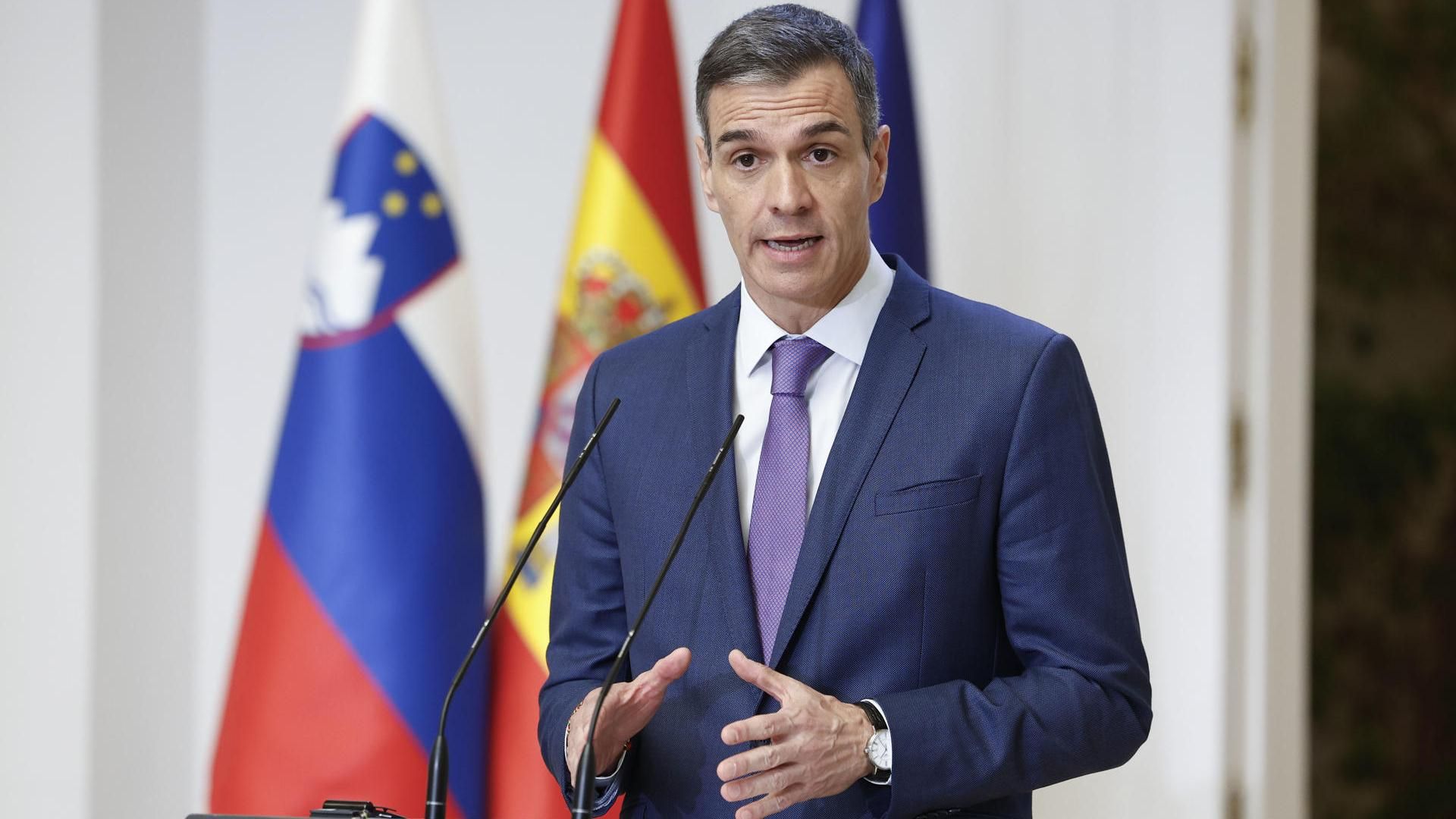 Pedro Sánchez evita pronunciarse sobre los audios contra la UCO de la Guardia Civil en su comparecencia en Moncloa